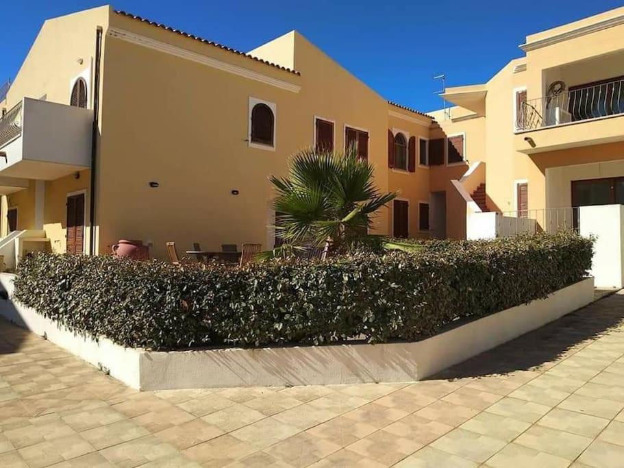 Case Vacanze A Santa Teresa Di Gallura Exterior photo
