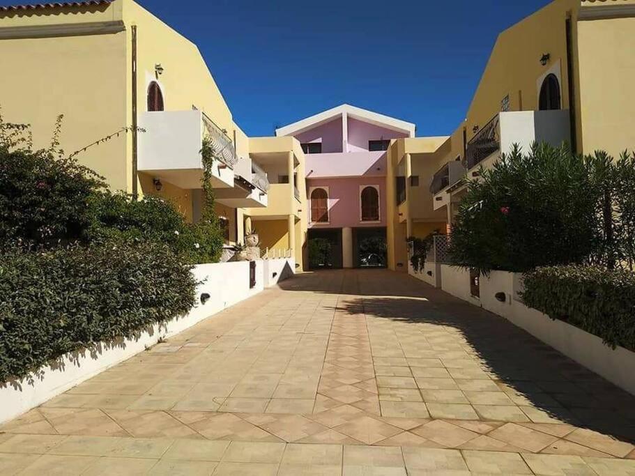 Case Vacanze A Santa Teresa Di Gallura Exterior photo