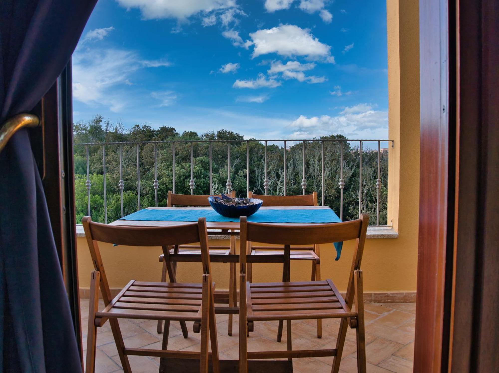 Case Vacanze A Santa Teresa Di Gallura Exterior photo