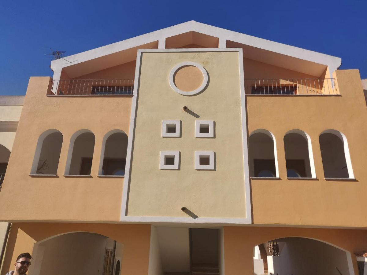 Case Vacanze A Santa Teresa Di Gallura Exterior photo